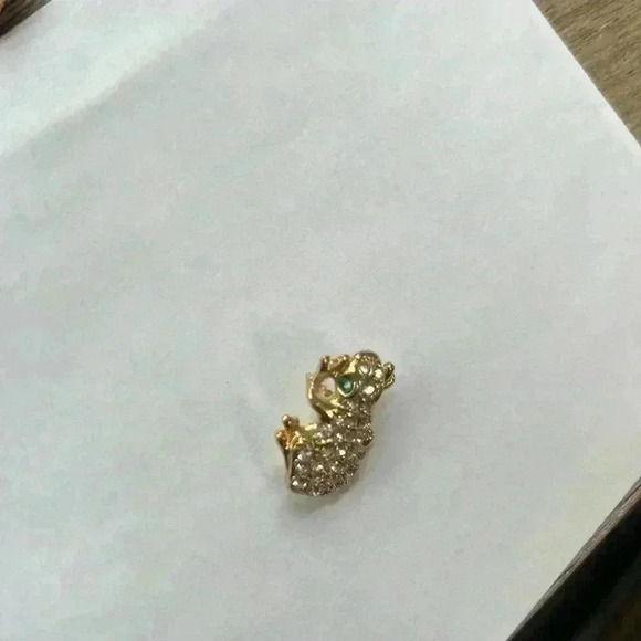 Frog pin - Picture 2 of 4